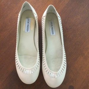 Light colored leather Steve Madden ballet flats